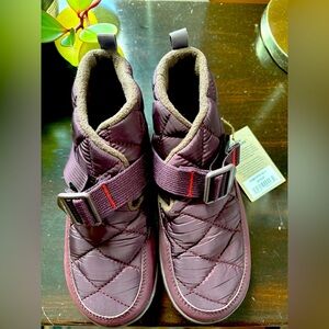 NWT Chaco booties